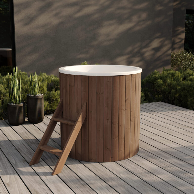 Barrel Plunge Tub