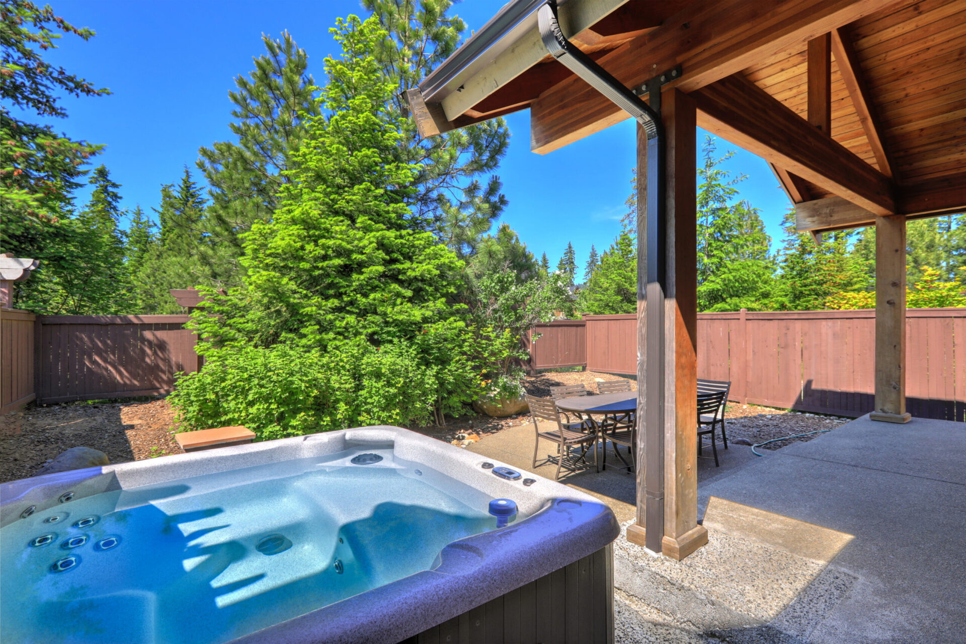 Running Costs of A Hard Shelled Hot Tub v. An Inflatable Spa blog image