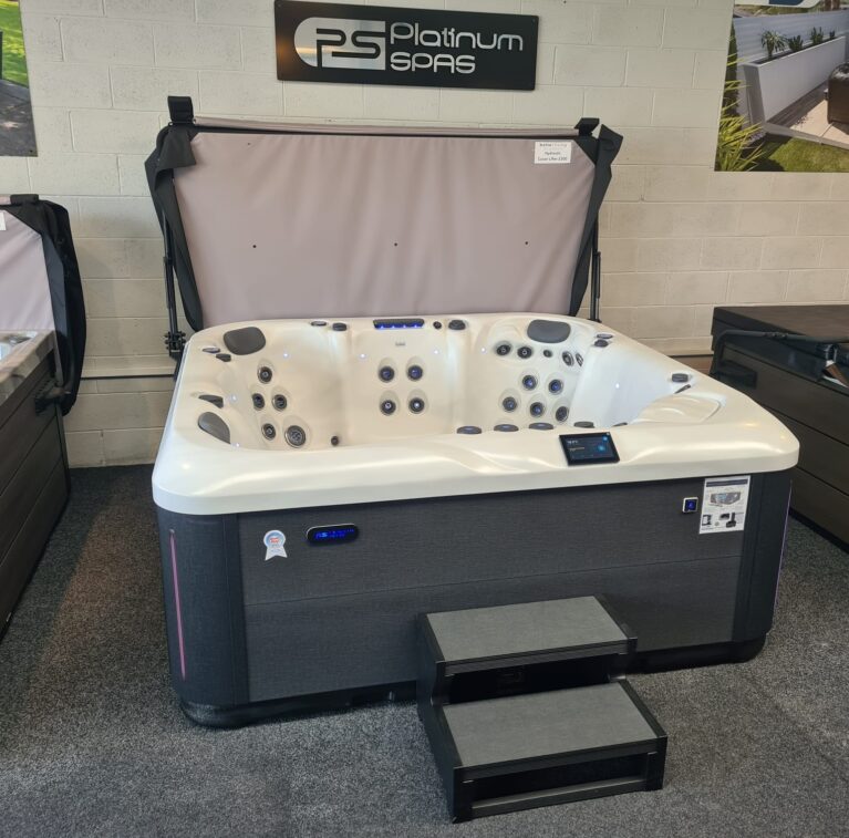 The Portofino 6 Person Hot Tub Ex-display