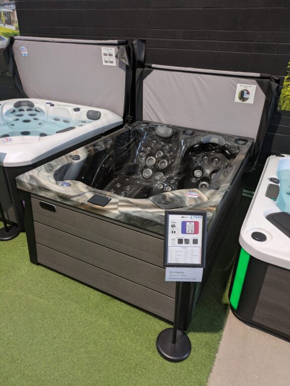 The Topaz 3 Person Hot Tub Ex-display Sale -one only in Midnight Canyon!!