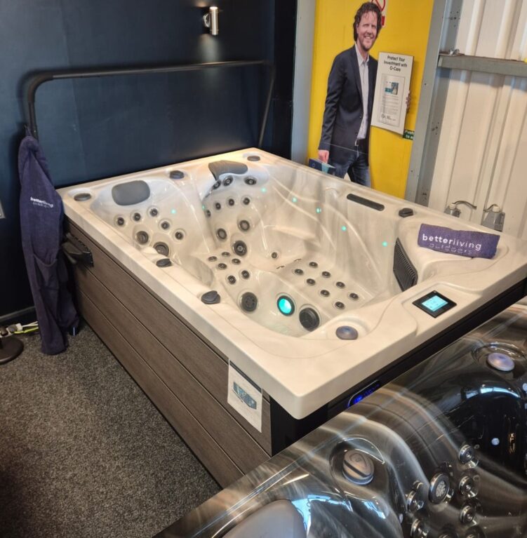 The Topaz 3 Person Hot Tub Ex-display Sale -one only in Sterling Silver!!